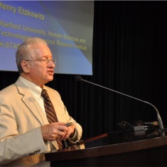 Henry Etzkowitz esteve na Universidade Feevale em 2011